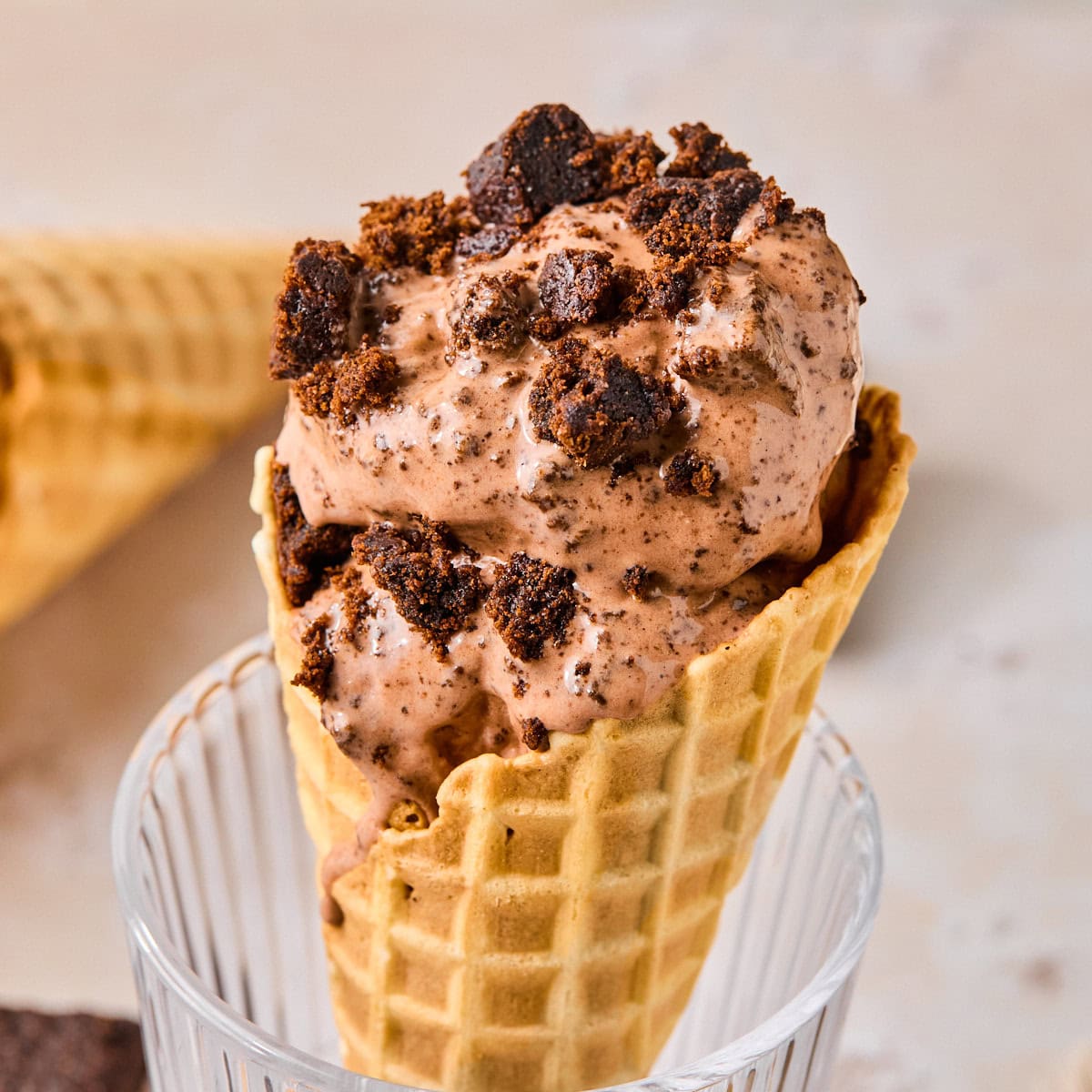 Secret to Ultra-Creamy Chocolate Ice Cream: 7 Essential Ingredients